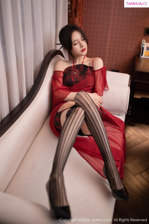 鱼子酱fish  [XiuRen]高清写真图 2022.10.21 No.5747 鱼子酱Fish 北京旅拍第14张图片